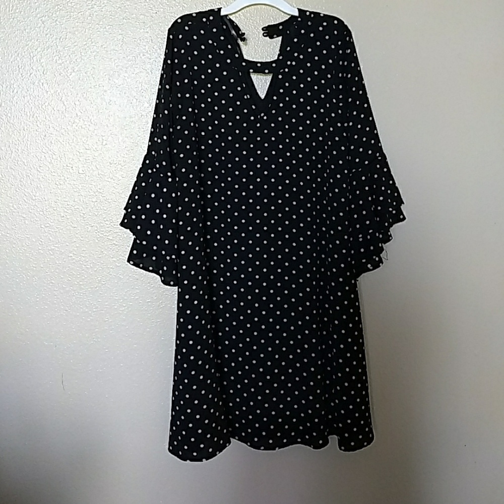 Bell sleeve polka dot dress